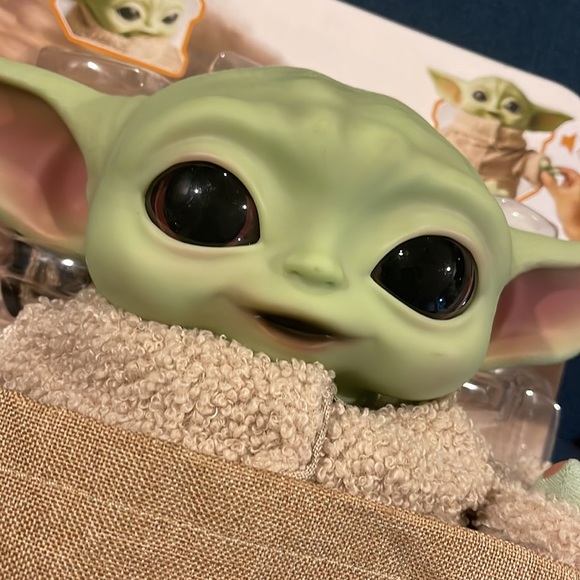 Star Wars, The Mandalorian talking Grogu, The Child, Baby Yoda in carrying bag - Picture 3 of 7